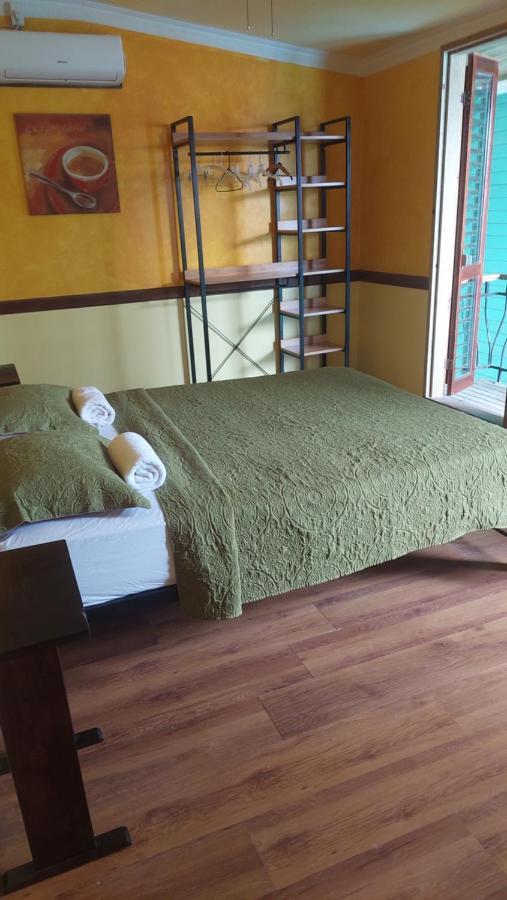 The Lighthouse At Casa Max Hotell Bocas del Toro Eksteriør bilde